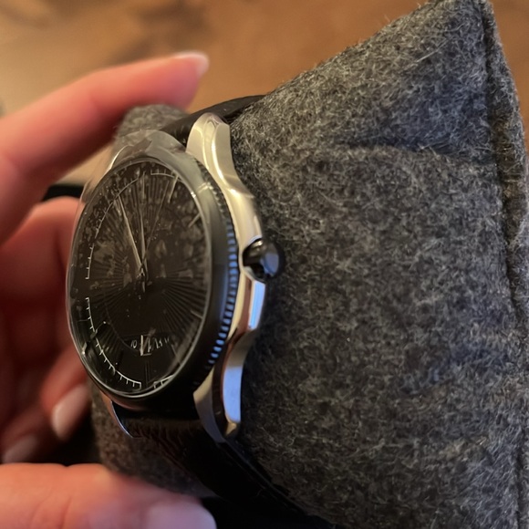 Kenneth Cole Watch - Picture 4 of 7